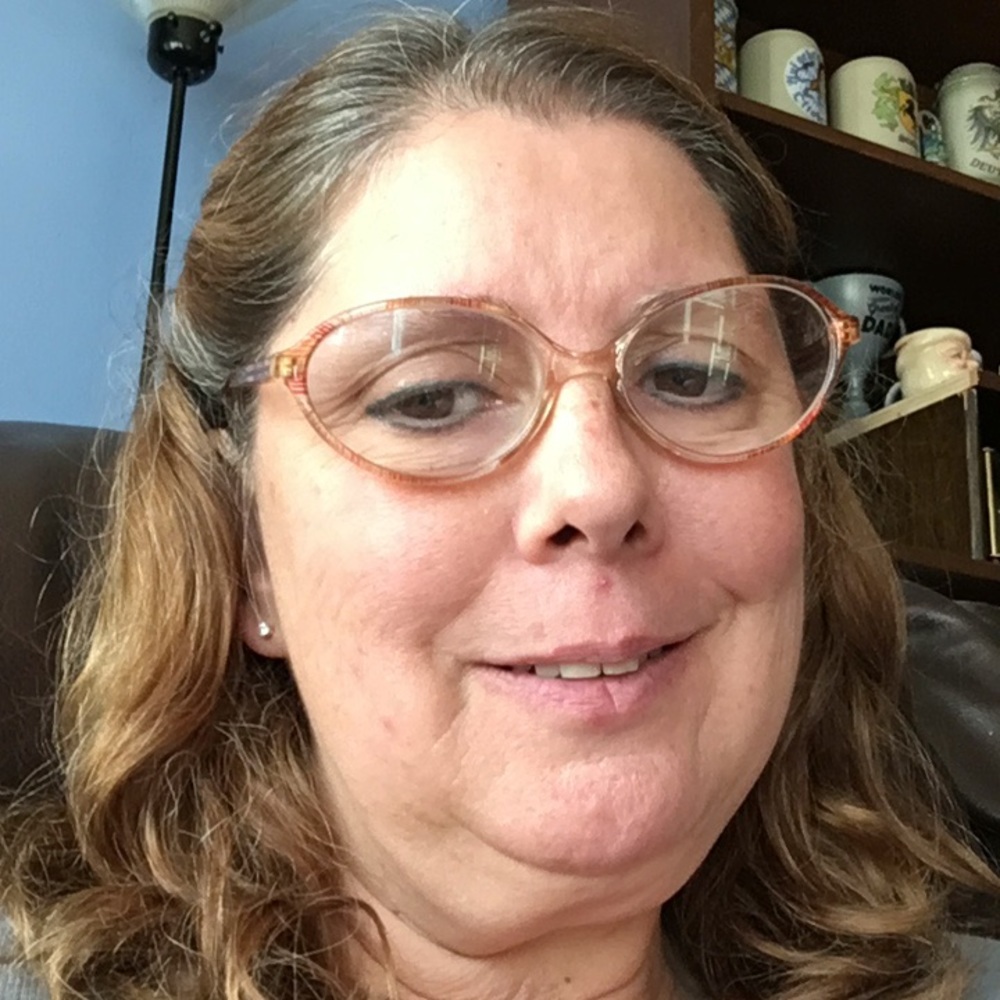 Meet your Posher, Crystal